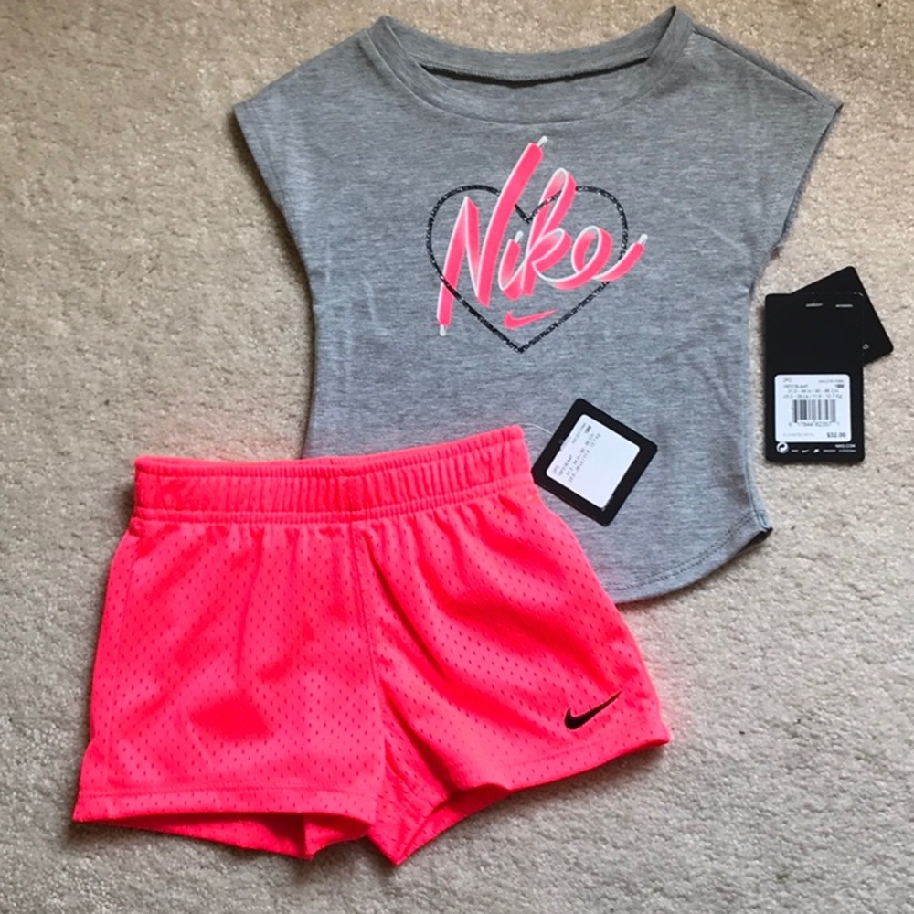 NIKE GIRLS 2 PIECE SET